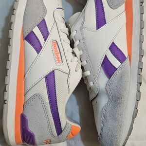 Reebok Classic Harman Wmn 9.5/Men 7.5 Retro White Athletic Suede Sneakers Shoes